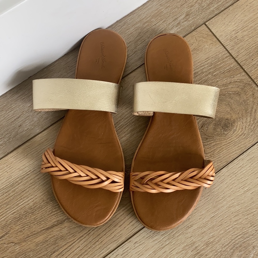 Universal Thread Sandals, 8.5 - Picture 2 of 3